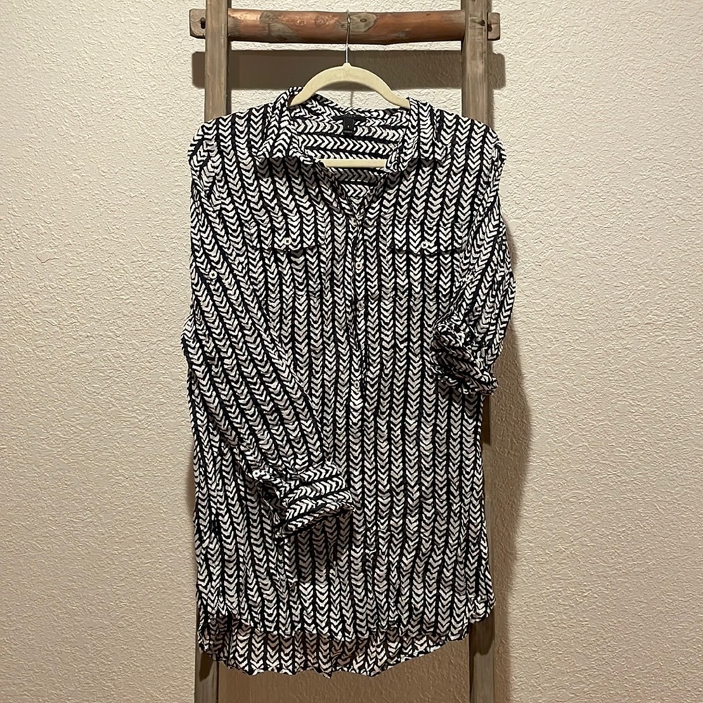 Sheer, lightweight button down top/cover-up.